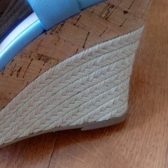 ❇ NIB ❇ Charles by Charles David Muted Blue Layne Espadrille Wedges, Size 8.5 - Picture 6 of 14